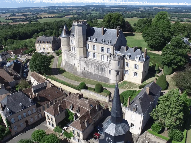 photo-chateau-et-village-min.png